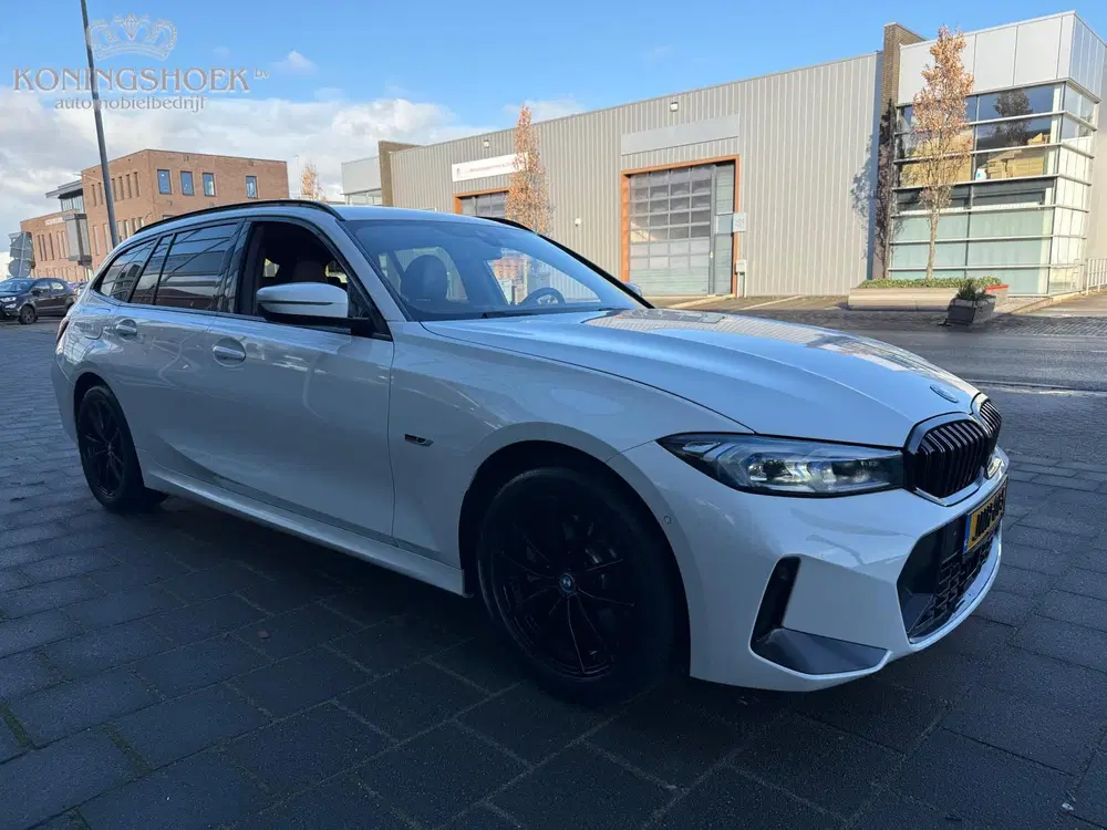BMW 3-serie 330e M Sport High Executive uit 2022, foto 3