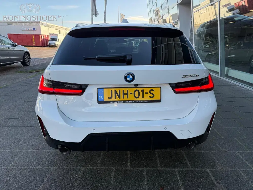 BMW 3-serie 330e M Sport High Executive uit 2022, foto 9