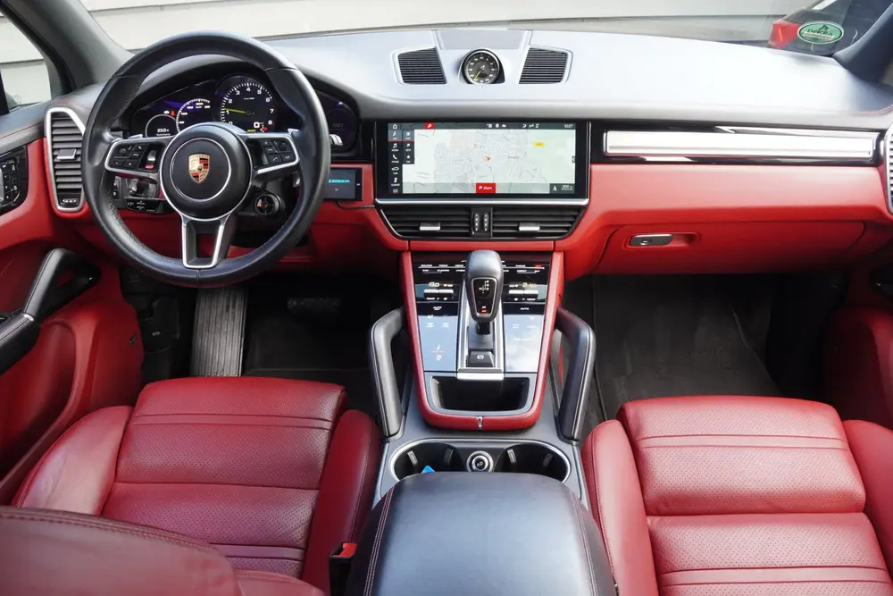 Porsche Cayenne 3.0 E-Hybrid - LEDER - 360 CAMERA - TREKHAAK uit 2019, foto 17