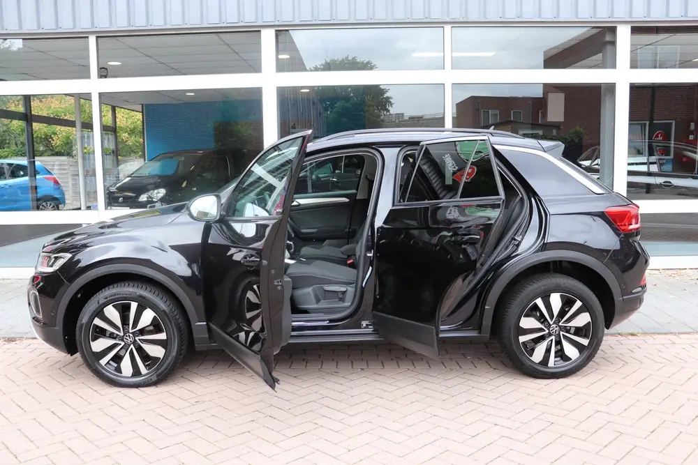 Volkswagen T-Roc 1.5 TSI Move Automaat. All-season banden, F uit 2023, foto 10