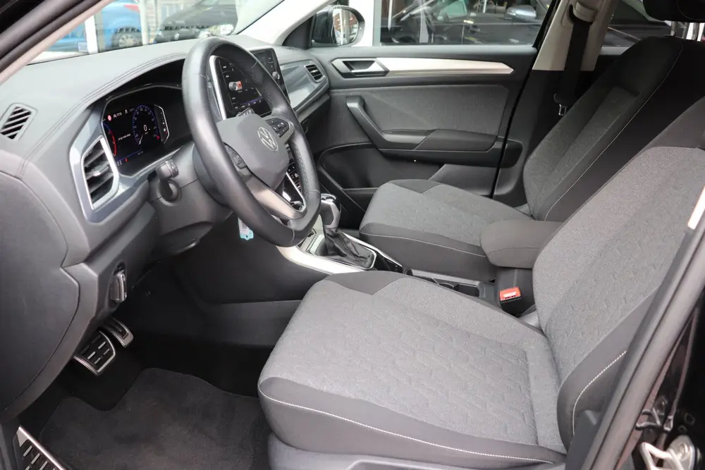 Volkswagen T-Roc 1.5 TSI Move Automaat. All-season banden, F uit 2023, foto 13
