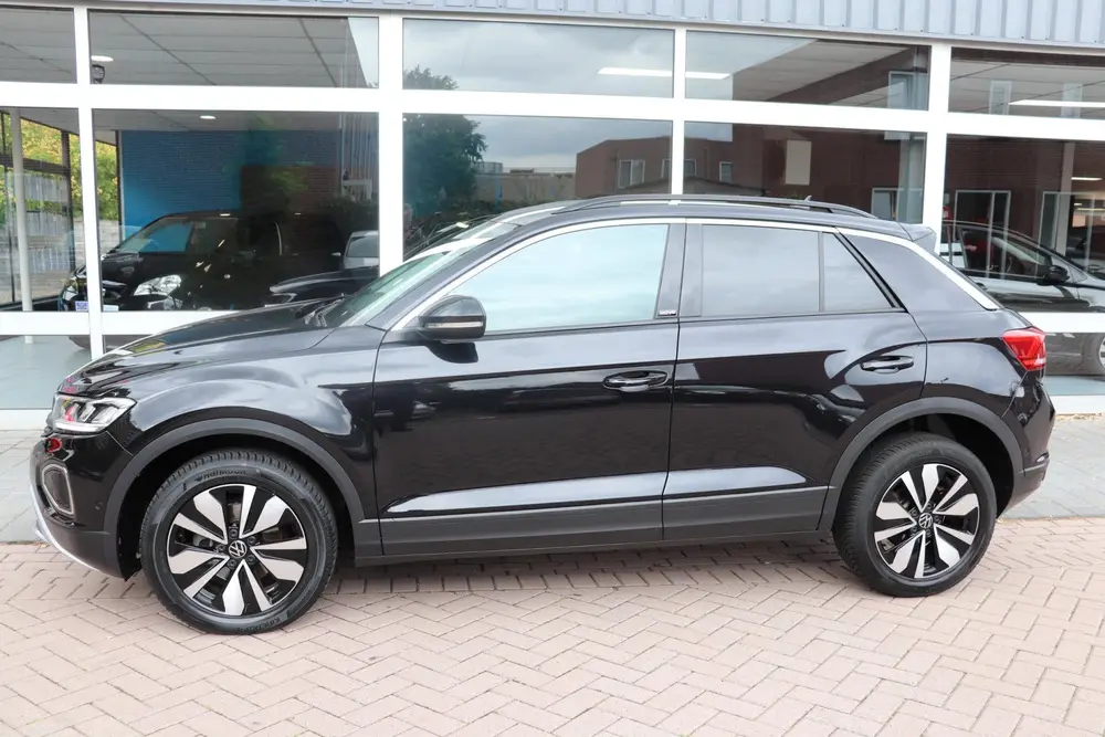 Volkswagen T-Roc 1.5 TSI Move Automaat. All-season banden, F uit 2023, foto 2