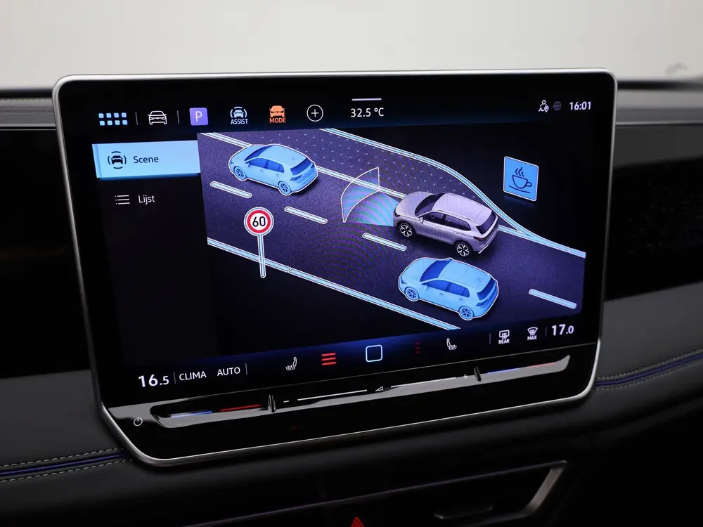 Volkswagen Tiguan 1.5 eTSI R-Line Edition | Head Up | Side A uit 2024, foto 11