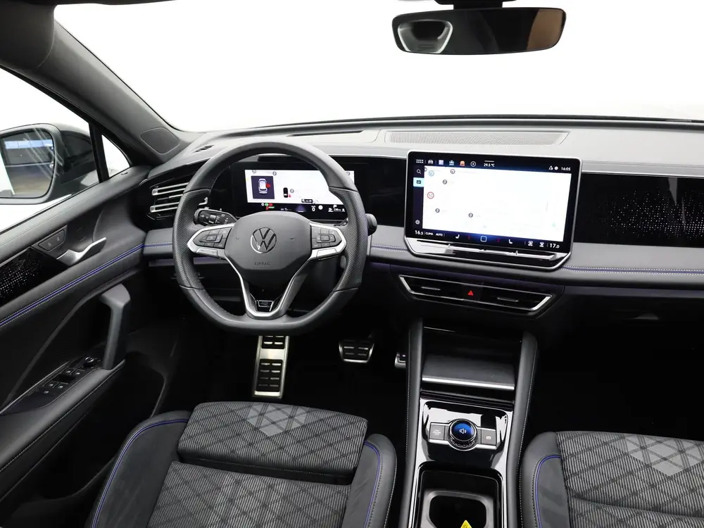 Volkswagen Tiguan 1.5 eTSI R-Line Edition | Head Up | Side A uit 2024, foto 2