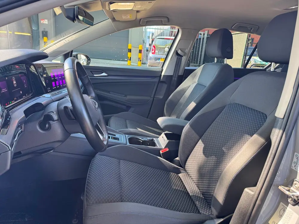 Volkswagen GOLF 1.5 eTSI Business 2021 DSG uit 2021, foto 20
