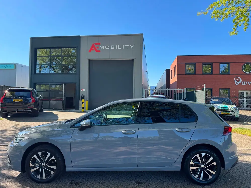 Volkswagen GOLF 1.5 eTSI Business 2021 DSG uit 2021, foto 3