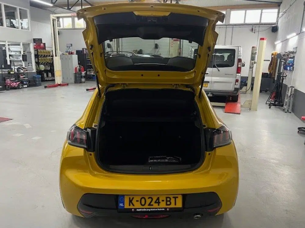 Peugeot 208 1.2 PURETECH GT-LINE uit 2020, foto 17