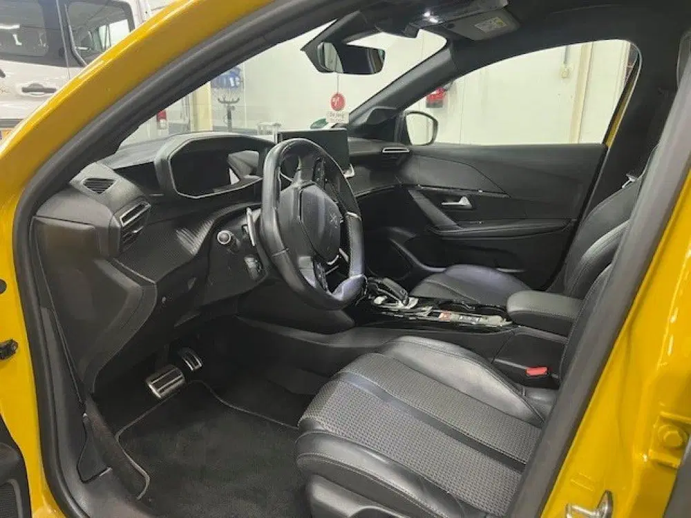 Peugeot 208 1.2 PURETECH GT-LINE uit 2020, foto 20