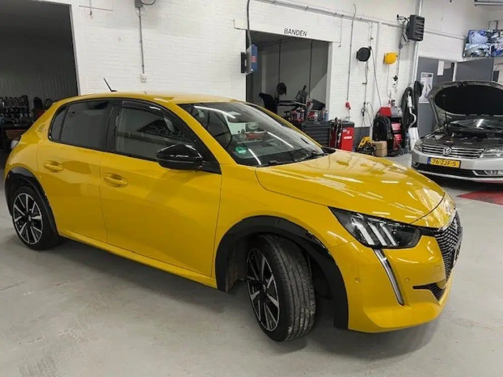 Peugeot 208 1.2 PURETECH GT-LINE uit 2020, foto 5