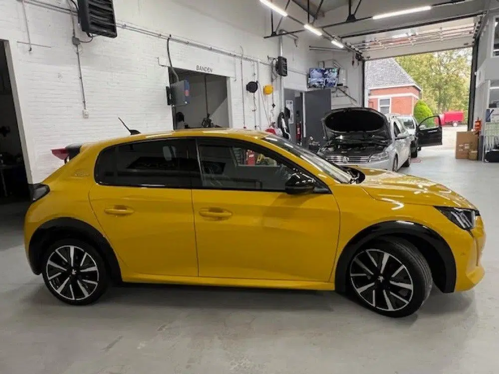 Peugeot 208 1.2 PURETECH GT-LINE uit 2020, foto 6