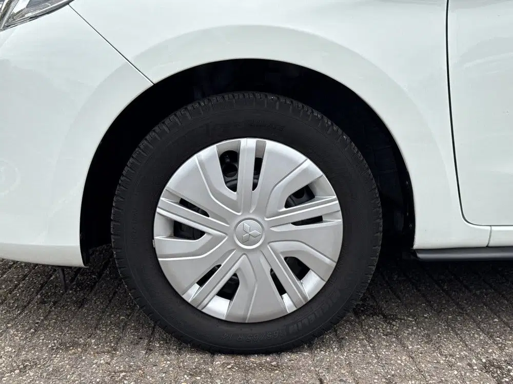 Mitsubishi Space Star 1.2 Connect+ (bj 2024) uit 2024, foto 9
