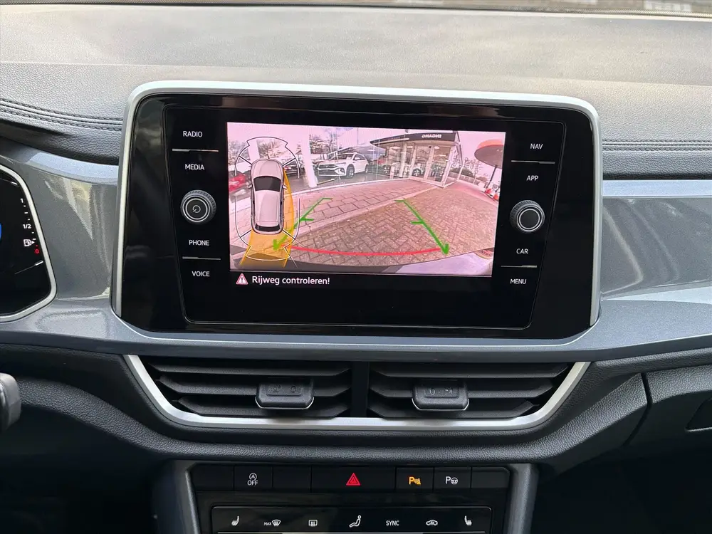 Volkswagen T-Roc 1.5 TSI 150pk 7-DSG Style| Camera| Keyless| uit 2024, foto 9