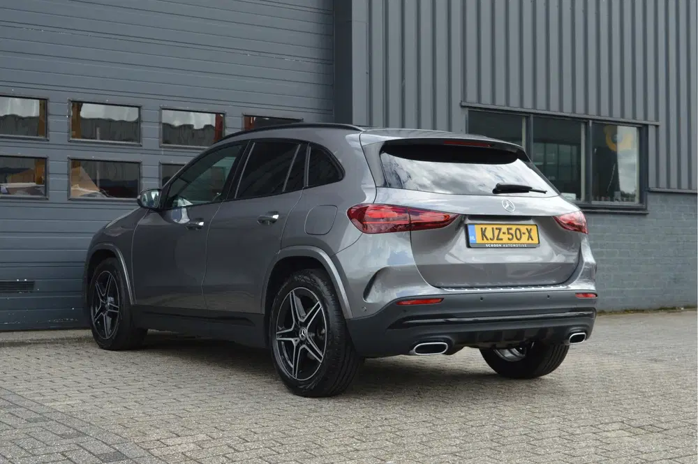 Mercedes-Benz GLA GLA 180 AMG Line uit 2024, foto 4