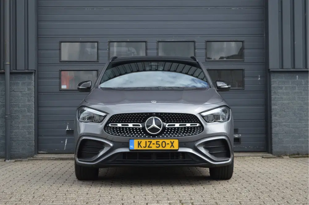 Mercedes-Benz GLA GLA 180 AMG Line uit 2024, foto 5