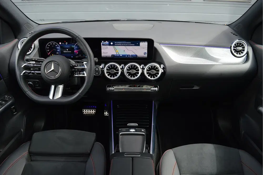 Mercedes-Benz GLA GLA 180 AMG Line uit 2024, foto 7
