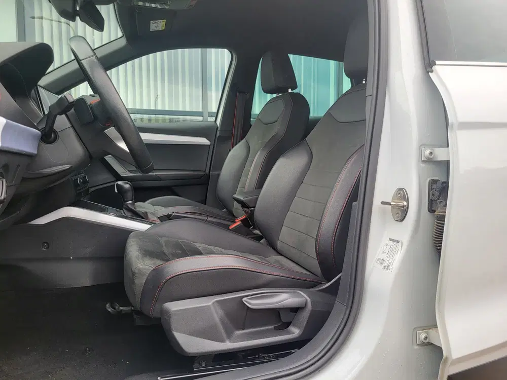 SEAT Arona uit 2024, foto 14