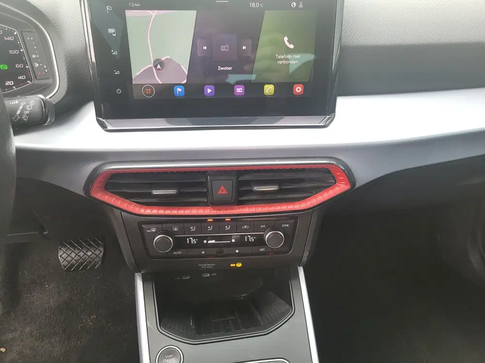 SEAT Arona uit 2024, foto 17