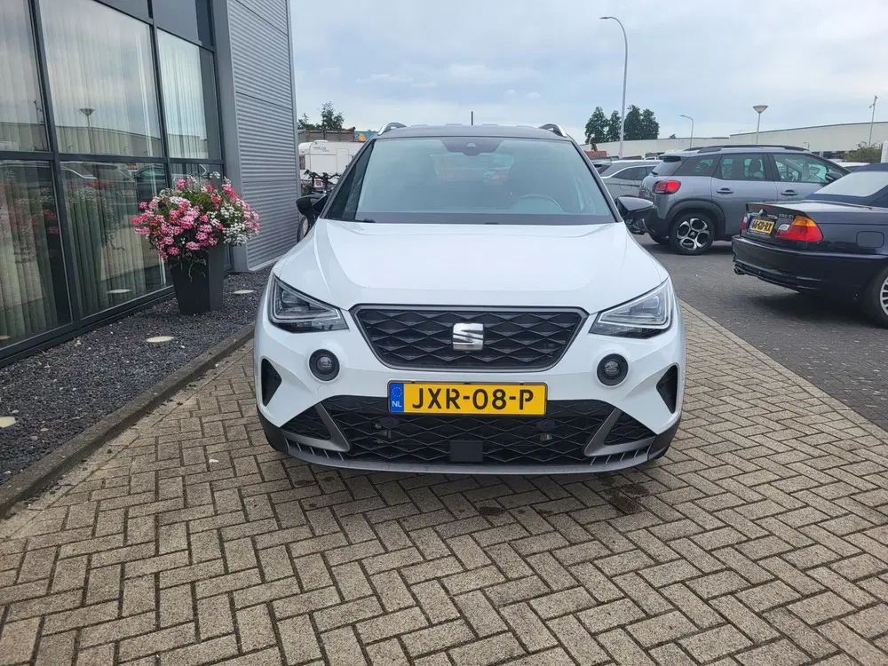 SEAT Arona uit 2024, foto 3