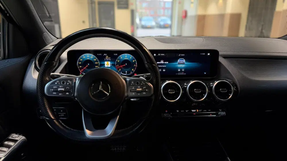 Mercedes-Benz GLA AMG 35 4Matic Pano uit 2021, foto 14