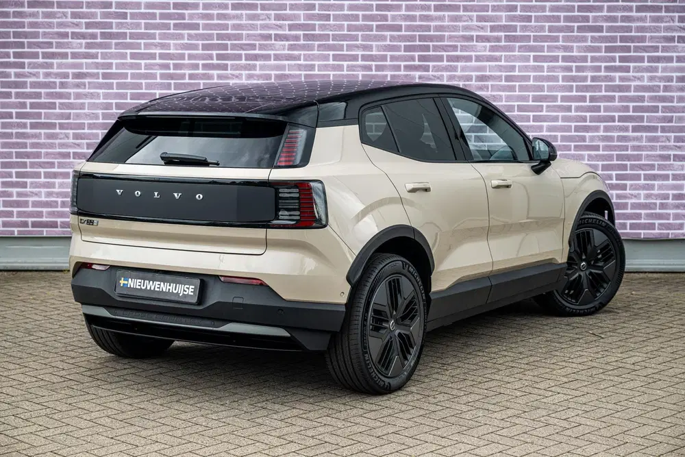 Volvo EX30 P5 Long Range Plus Europa uit 2026, foto 3