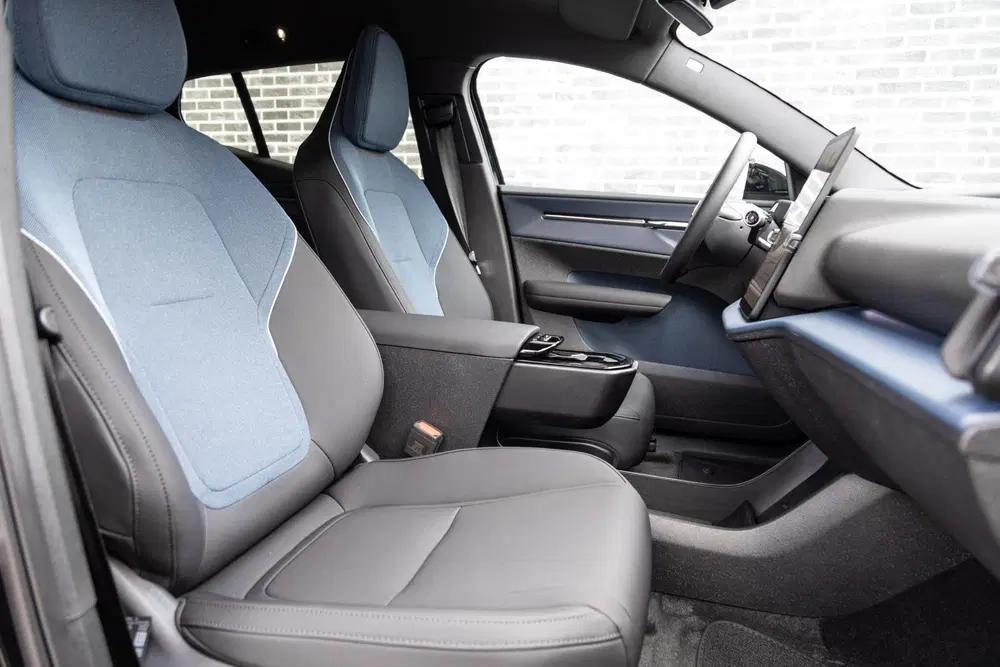 Volvo EX30 P5 Long Range Plus Europa uit 2026, foto 7