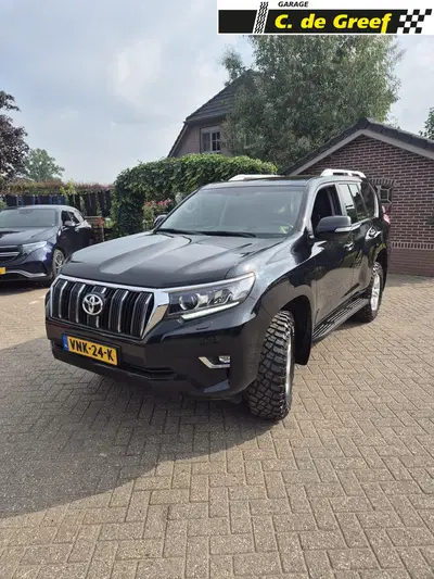 Toyota Land Cruiser 2.8 D-4D-F Challenger Window Van uit 2021