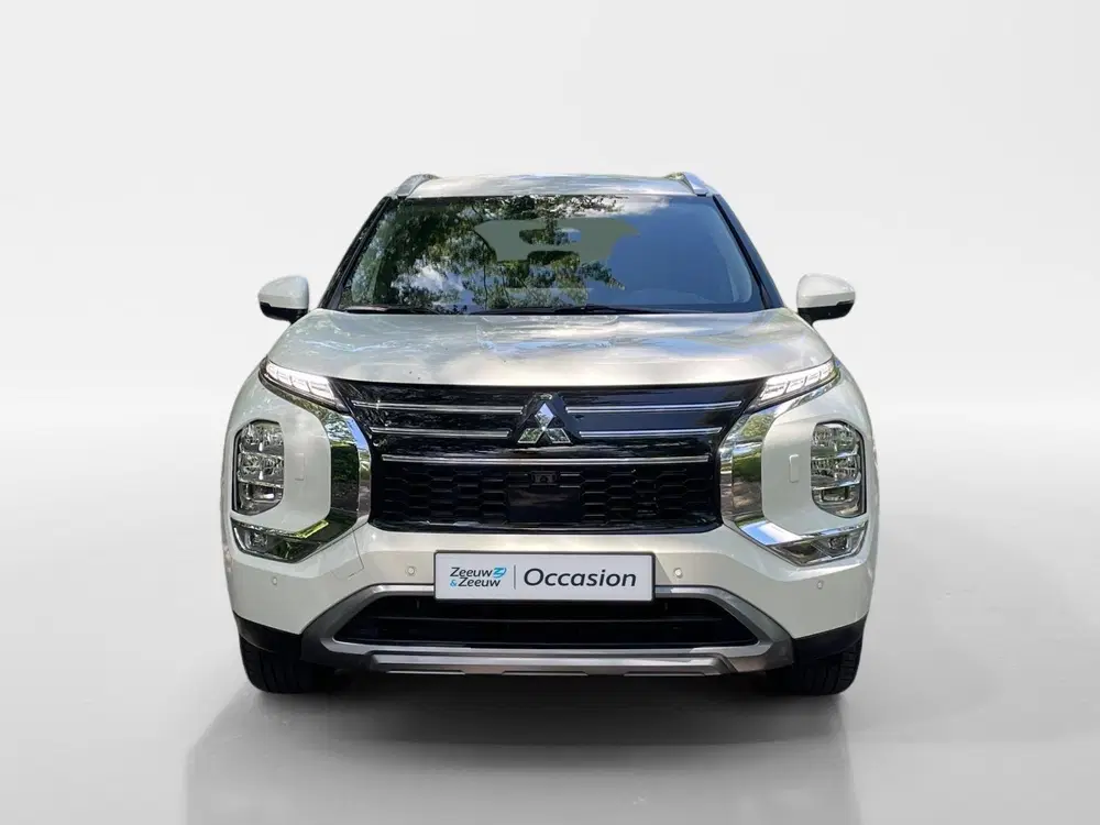 Mitsubishi Outlander 2.4 PHEV First Edition uit 2025, foto 2