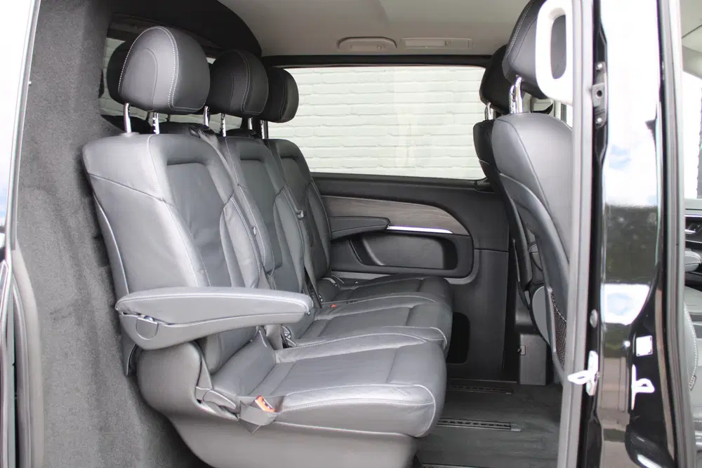 Mercedes-Benz V-Klasse 300d uit 2024, foto 11