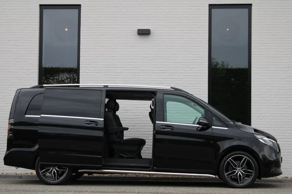 Mercedes-Benz V-Klasse 300d uit 2024, foto 13