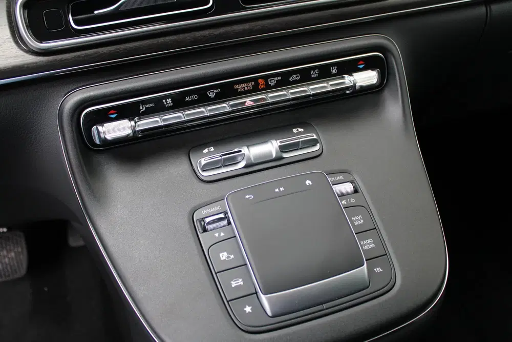 Mercedes-Benz V-Klasse 300d uit 2024, foto 16
