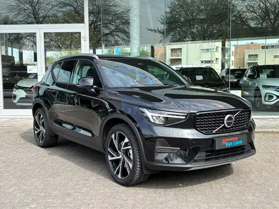 Volvo XC40 2.0 B4 Core Business uit 2025