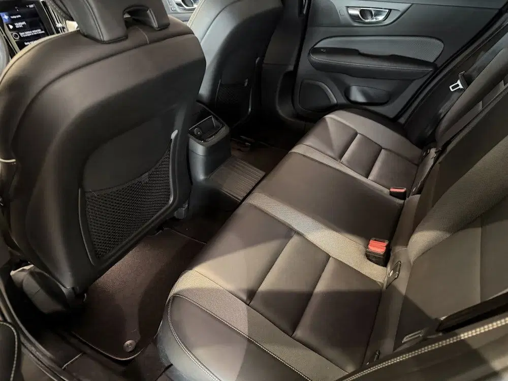 Volvo S60 2.0 Recharge T6 AWD R-Design (bj 2022 uit 2022, foto 10