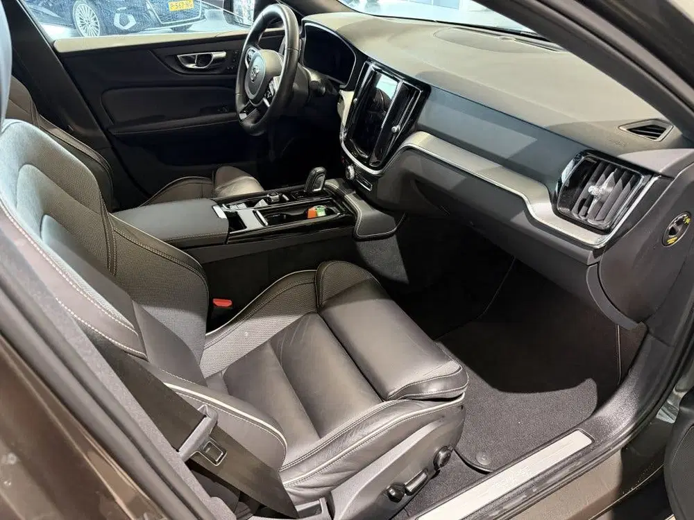 Volvo S60 2.0 Recharge T6 AWD R-Design (bj 2022 uit 2022, foto 3