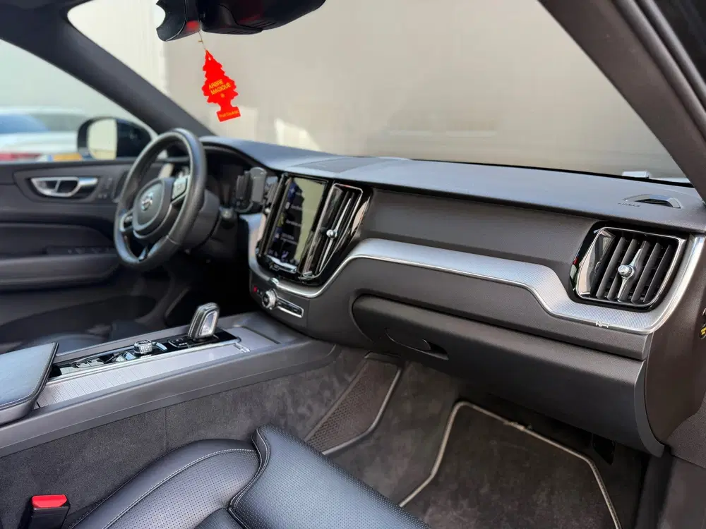 Volvo XC60 2.0 Recharge T8 AWD Inscription Pano 360 L uit 2021, foto 20