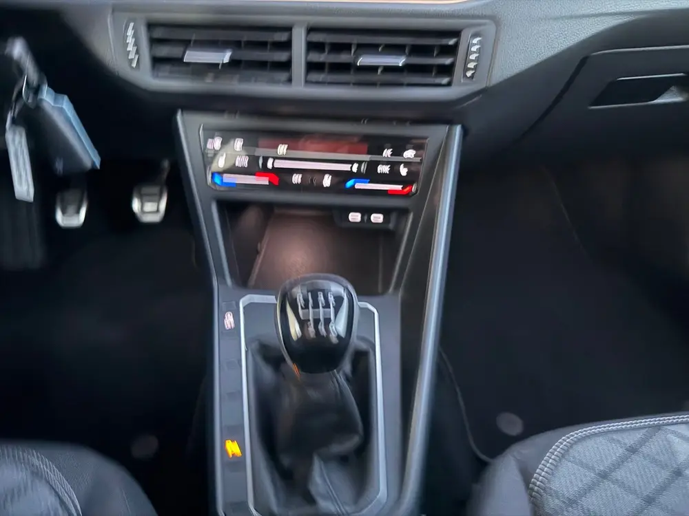 Volkswagen Taigo 1.0 TSI R-Line IQ lampen Apple Car play uit 2022, foto 18