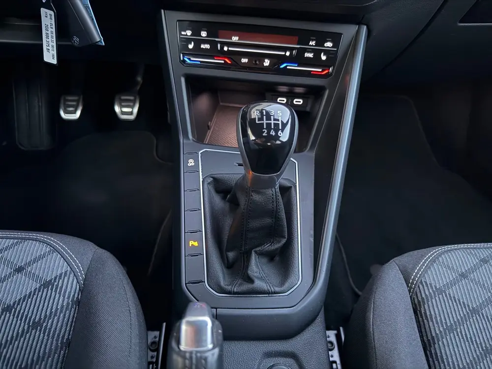 Volkswagen Taigo 1.0 TSI R-Line IQ lampen Apple Car play uit 2022, foto 20