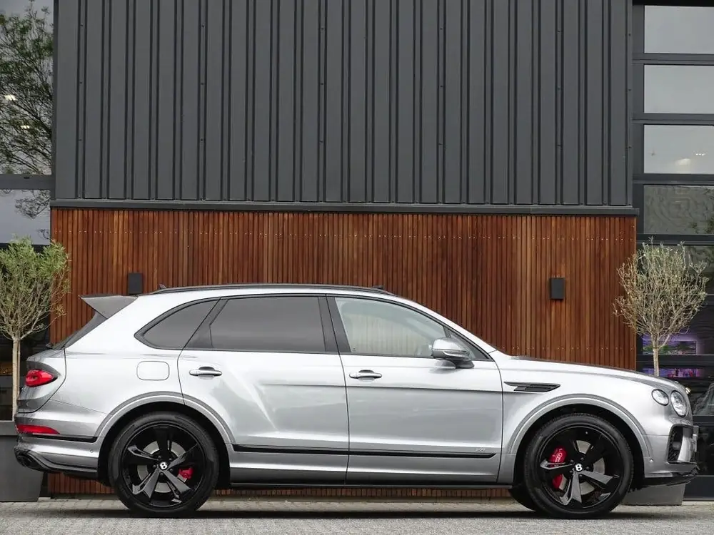 Bentley Bentayga 4.0 V8 550PK TwinTurbo / NAIM / diamanten / uit 2020, foto 3