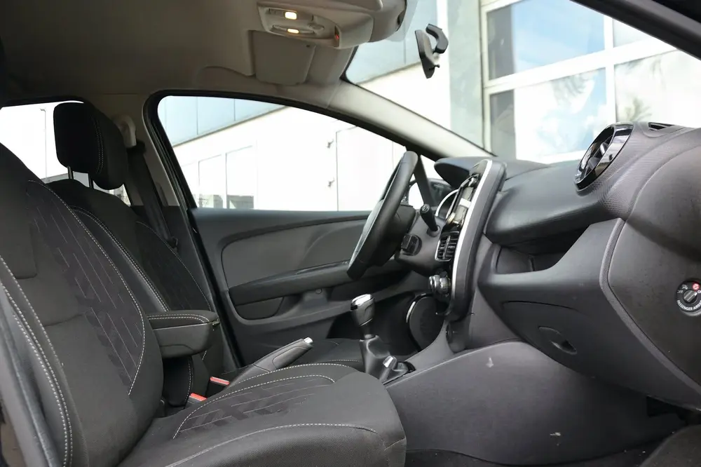 Renault Clio 0.9 TCe Limited | Navigatie | Cruise Con uit 2019, foto 10