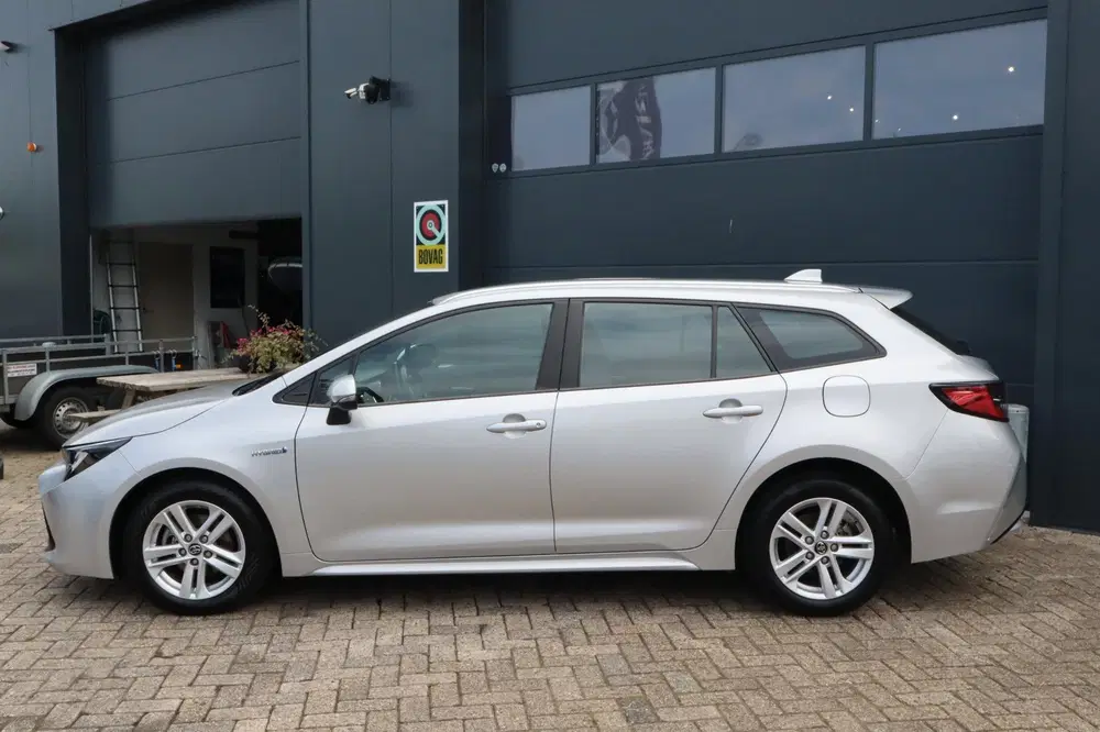Toyota Corolla 1.8 Hybrid Active-Vol uitgerus uit 2020, foto 4