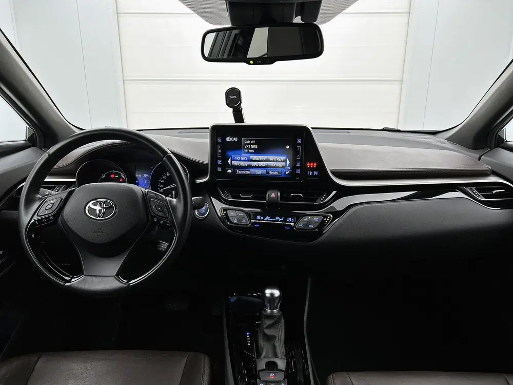 Toyota C-Hr 1.8 Hybrid Executive | Parkeersensoren | uit 2019, foto 4