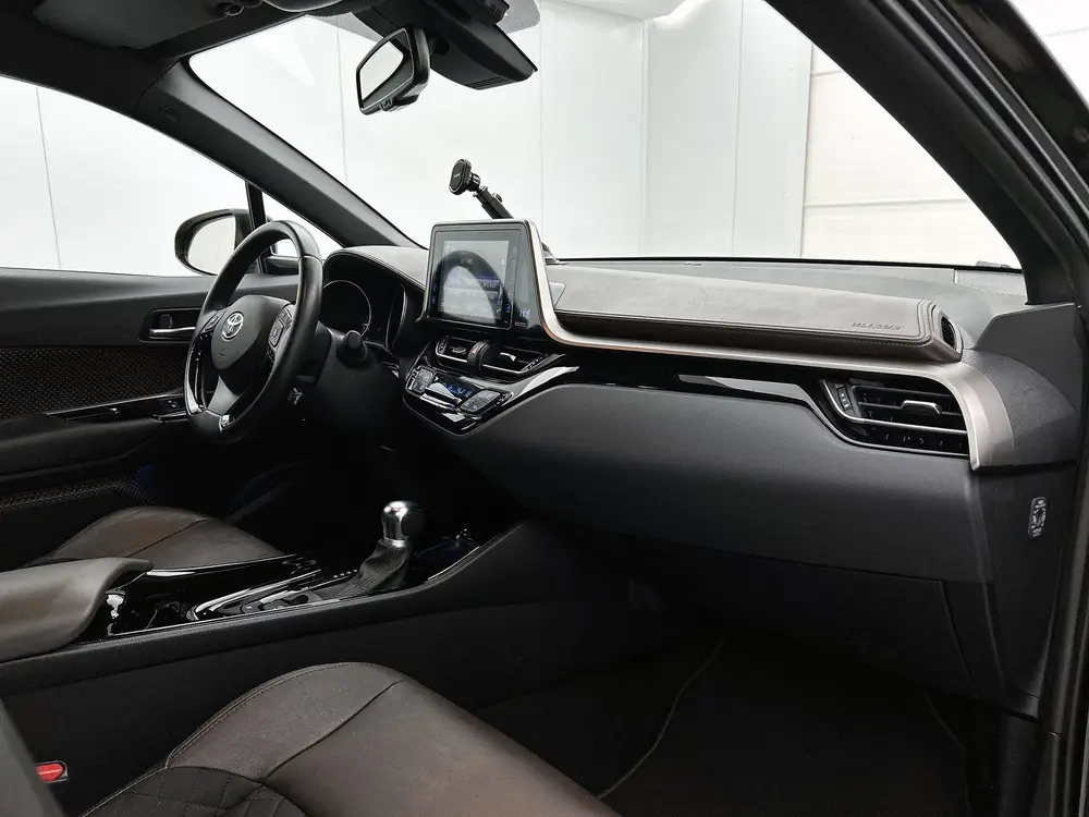 Toyota C-Hr 1.8 Hybrid Executive | Parkeersensoren | uit 2019, foto 6