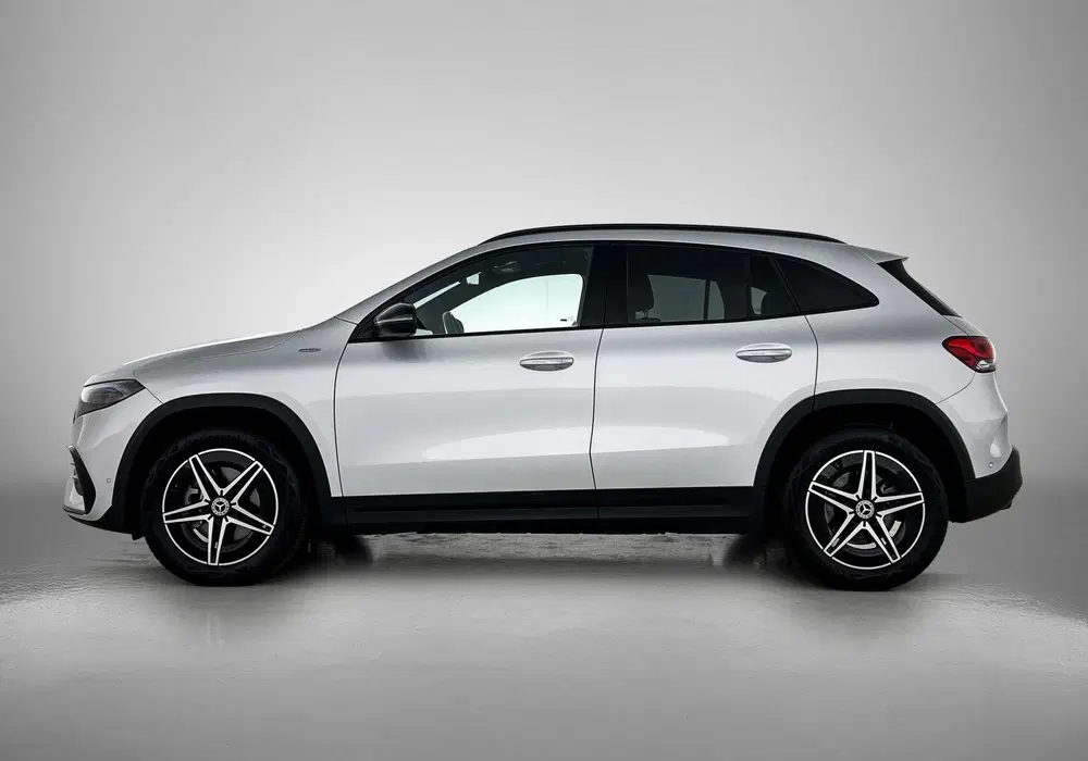 Mercedes-Benz EQA 250 AMG Line 67 kWh uit 2023, foto 3