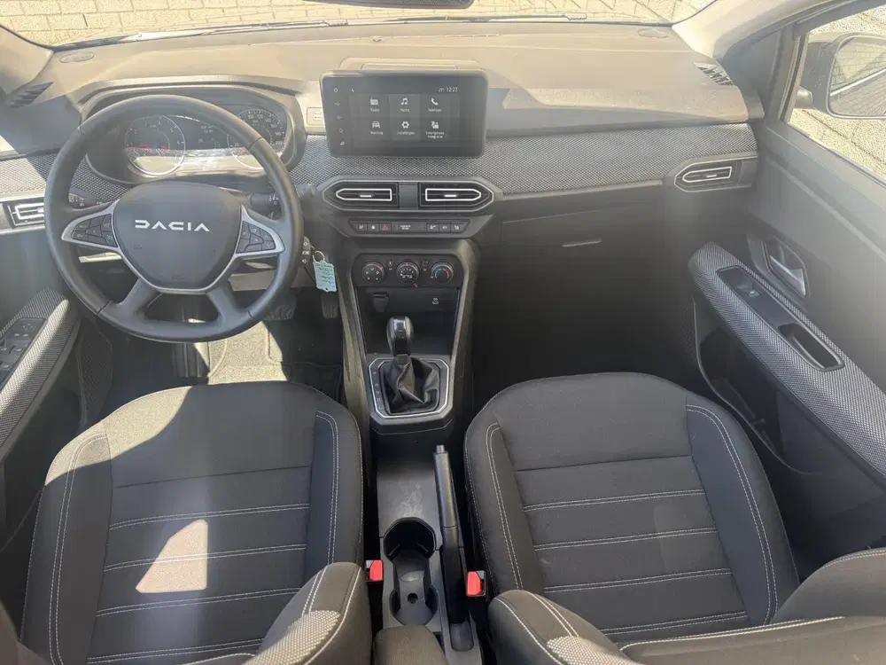 Dacia Sandero 1.0 TCe 90 Expression uit 2025, foto 3