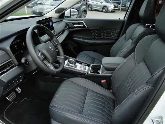 Mitsubishi Outlander 2.4 Phev 306pk Instyle uit 2025, foto 15