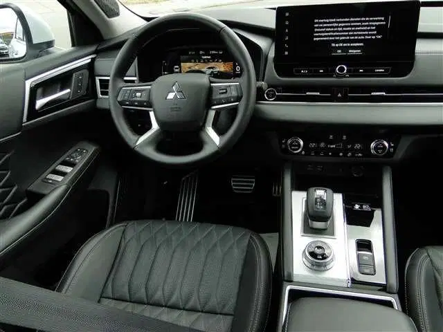 Mitsubishi Outlander 2.4 Phev 306pk Instyle uit 2025, foto 3