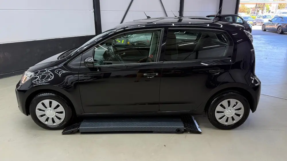 Volkswagen UP! 1.0 navigatie- en multimediasysteem. uit 2020, foto 10
