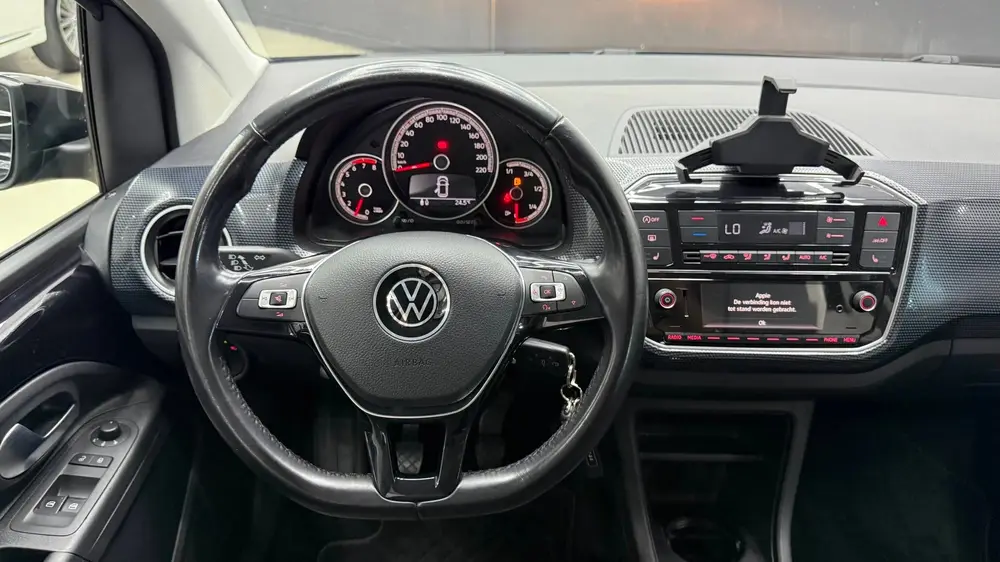 Volkswagen UP! 1.0 navigatie- en multimediasysteem. uit 2020, foto 12