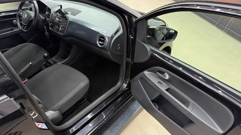 Volkswagen UP! 1.0 navigatie- en multimediasysteem. uit 2020, foto 17