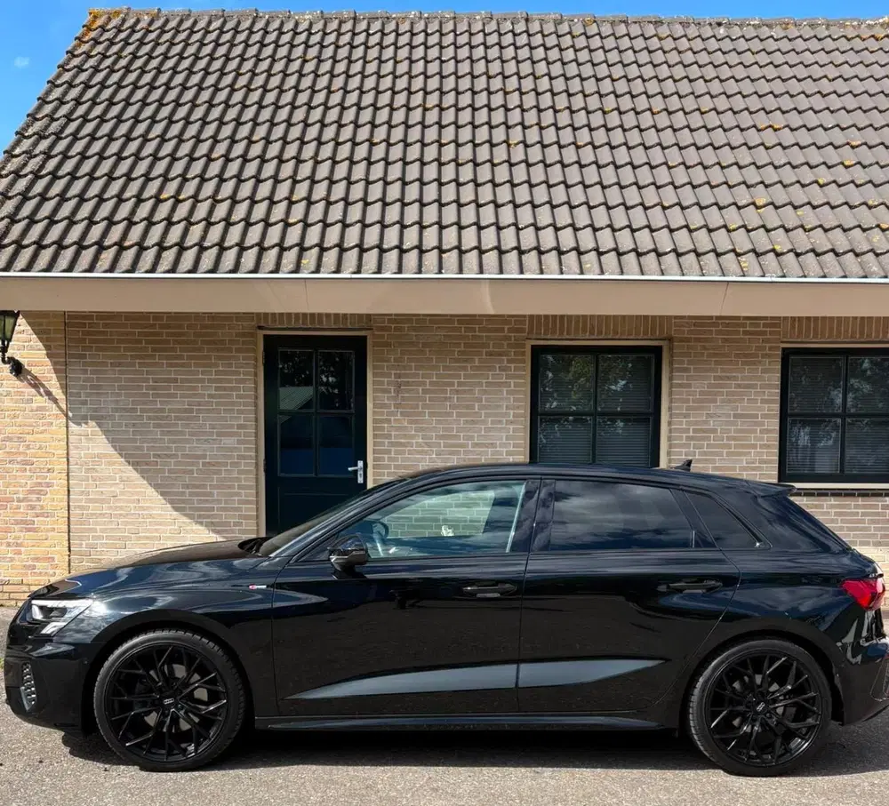Audi A3 35 TFSI S- Line uit 2021, foto 3