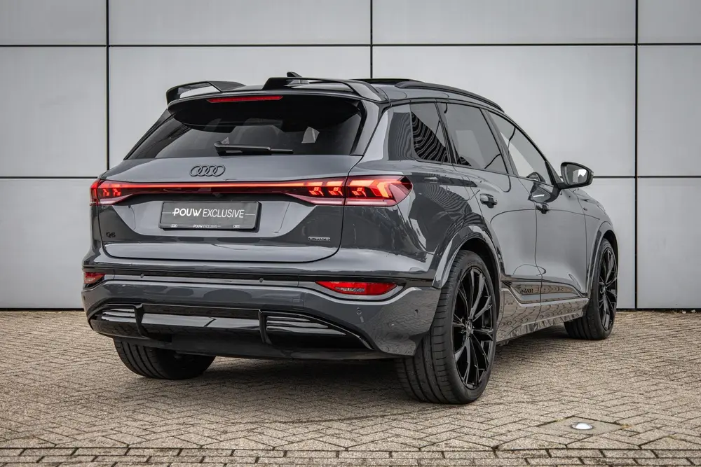 Audi Q6 e-tron quattro 388pk S edition 100 kWh uit 2025, foto 2